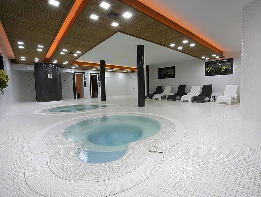 جکوزی و امکانات هتل بزرگ ارم کیش